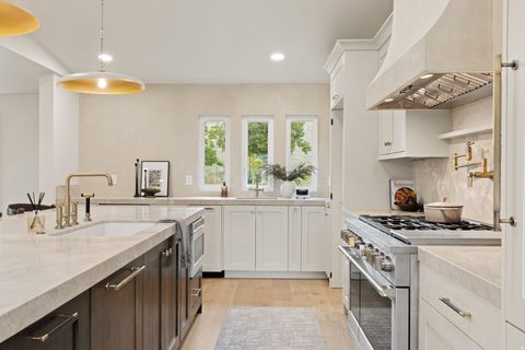 Tiny photo for 985 S VISTA VIEW DR E, Salt Lake City, UT 84108 (MLS # 2159111)