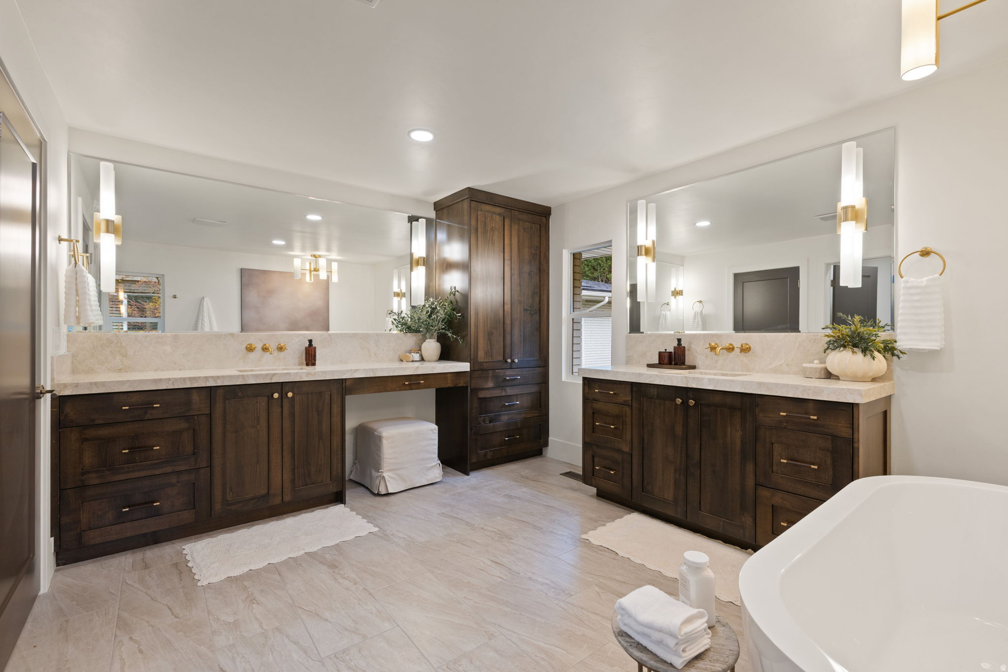 OAK HILLS - Residential