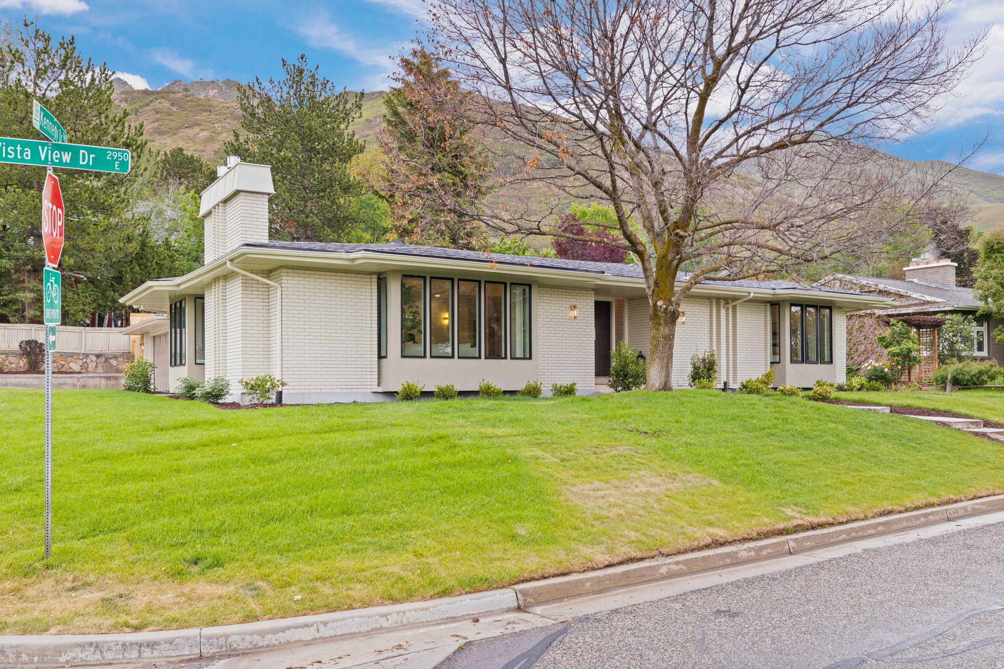 OAK HILLS - Residential
