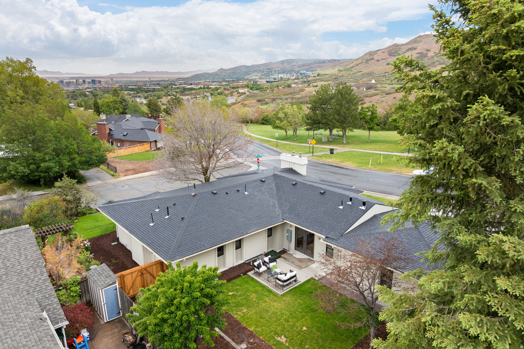 OAK HILLS - Residential