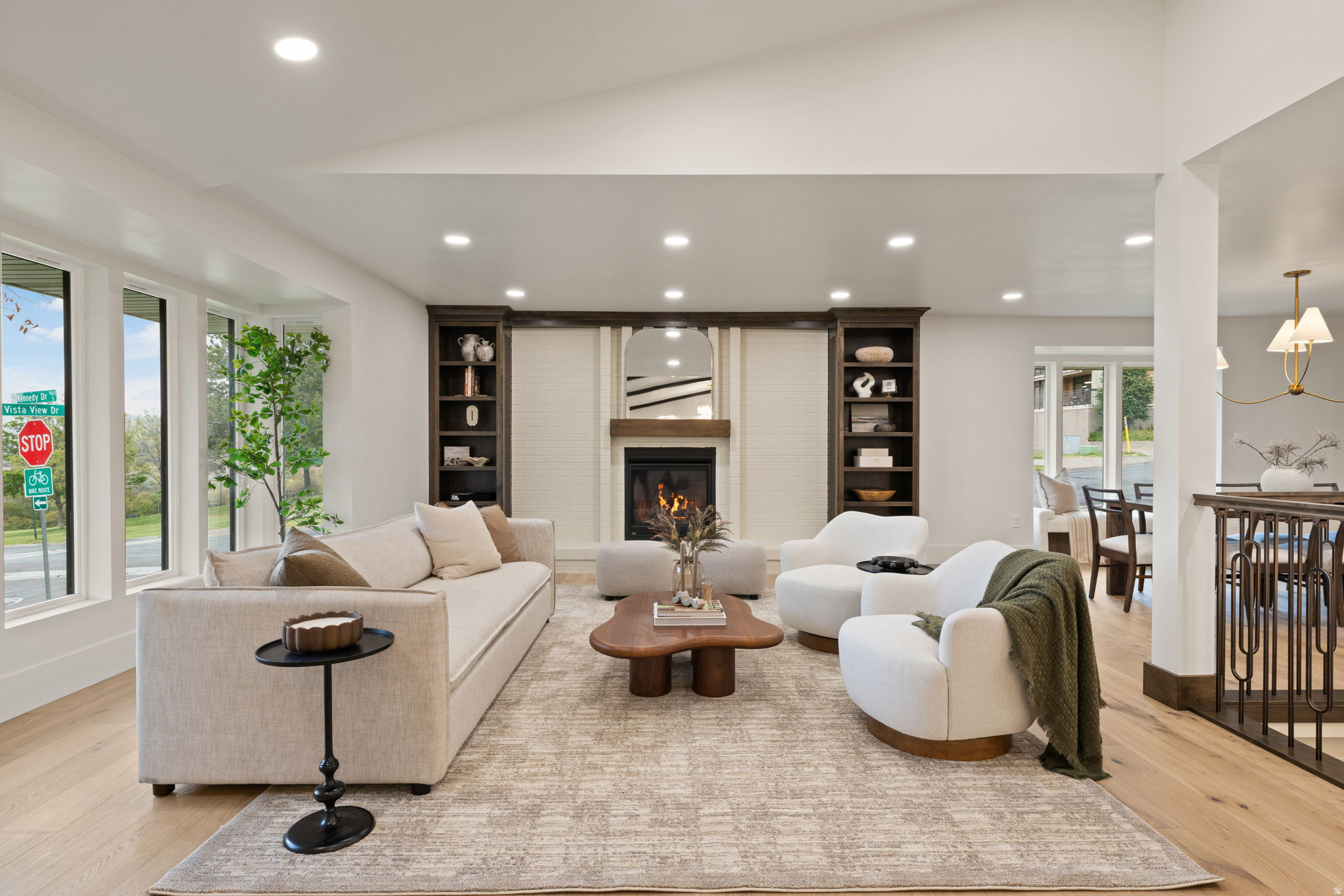 OAK HILLS - Residential