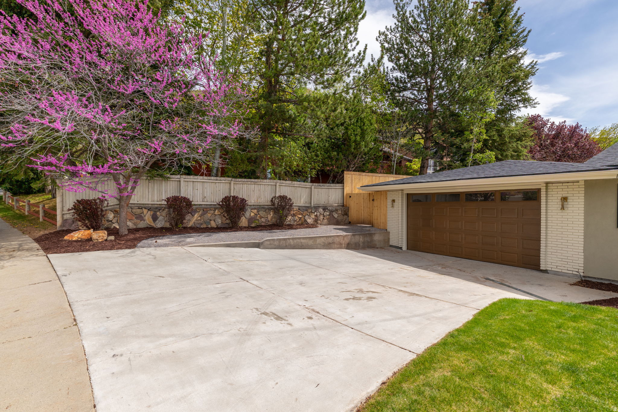 OAK HILLS - Residential