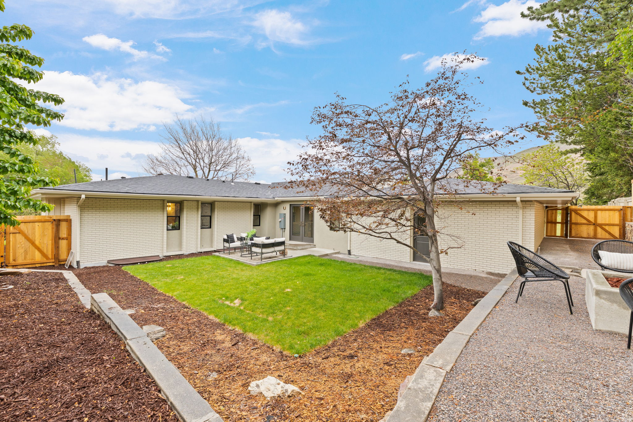 OAK HILLS - Residential