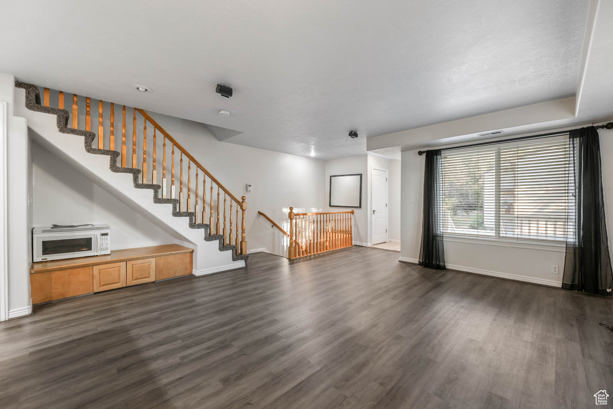 WILLOW GROVE CONDOMINIUMS - Residential