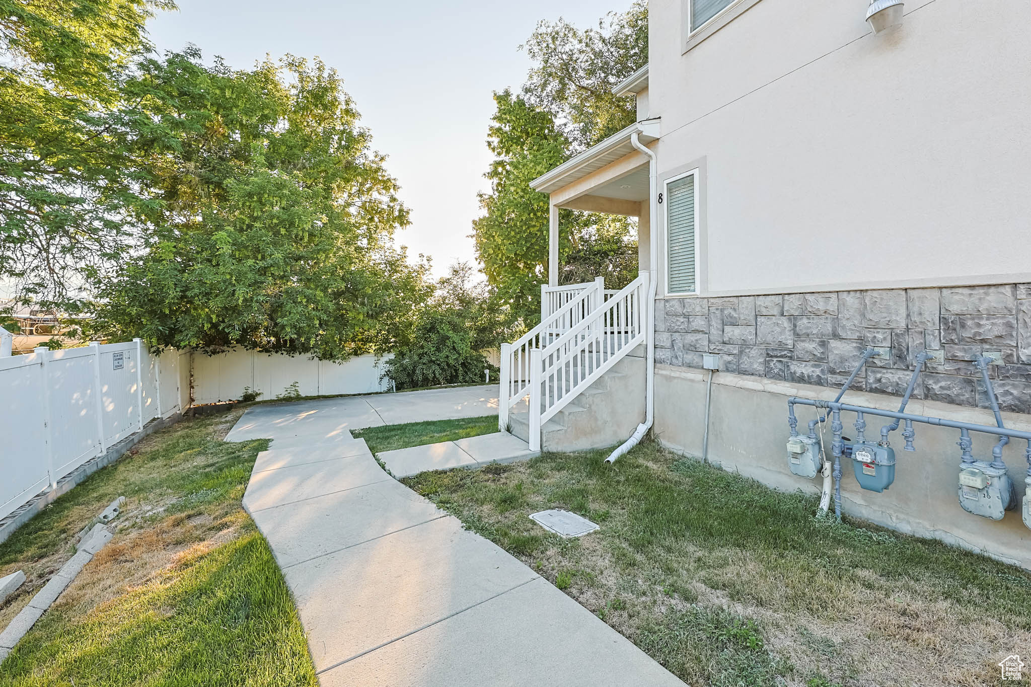 WILLOW GROVE CONDOMINIUMS - Residential