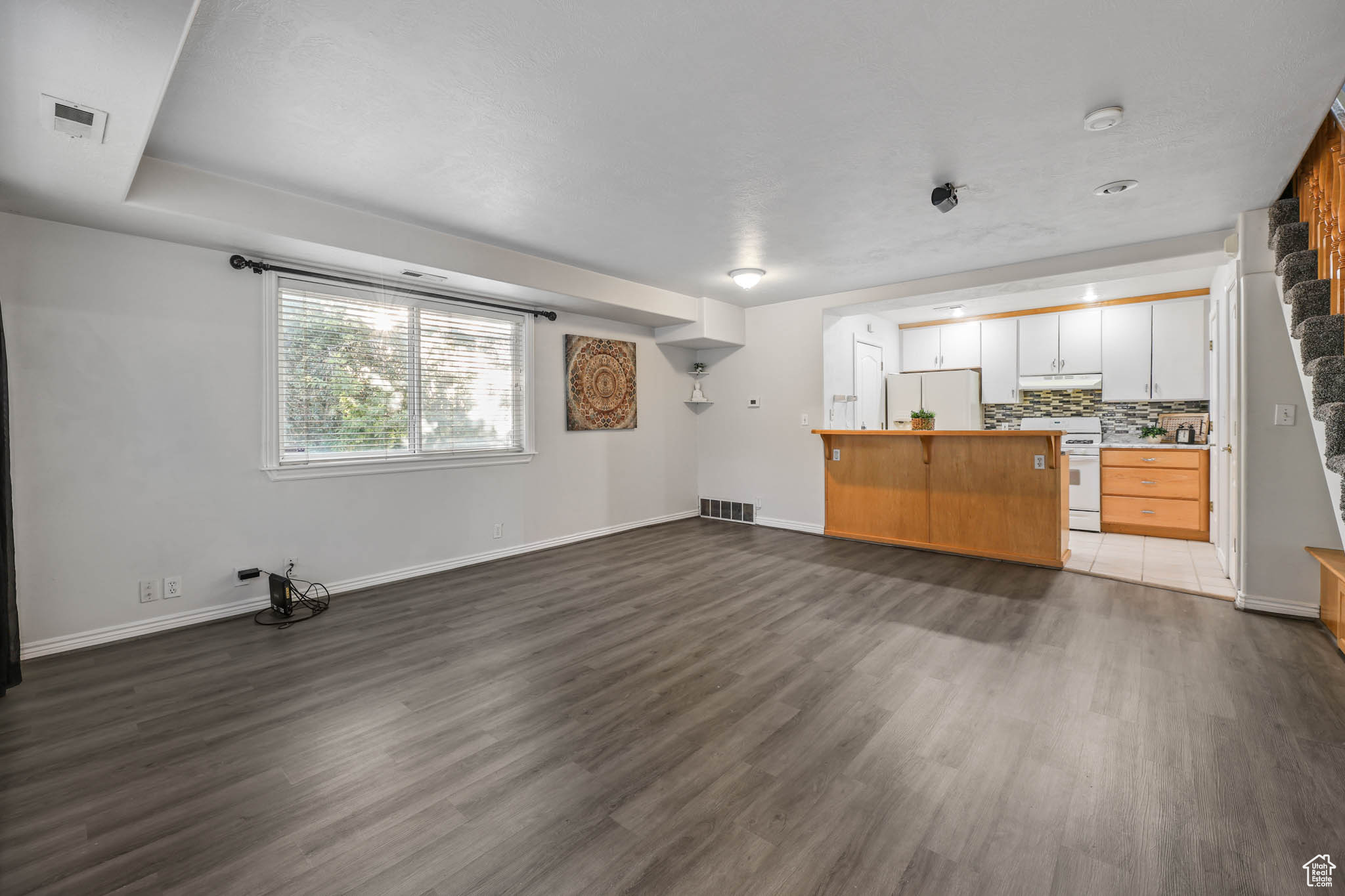 WILLOW GROVE CONDOMINIUMS - Residential