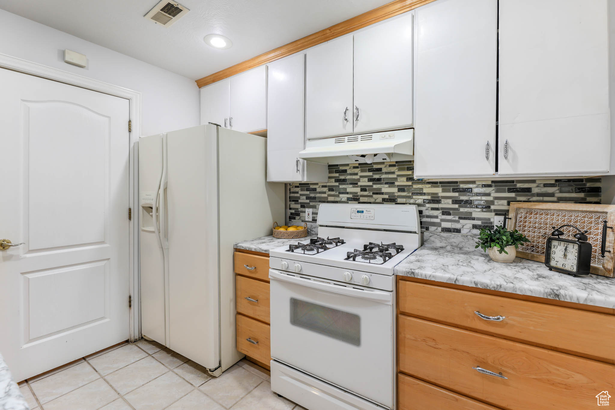 WILLOW GROVE CONDOMINIUMS - Residential