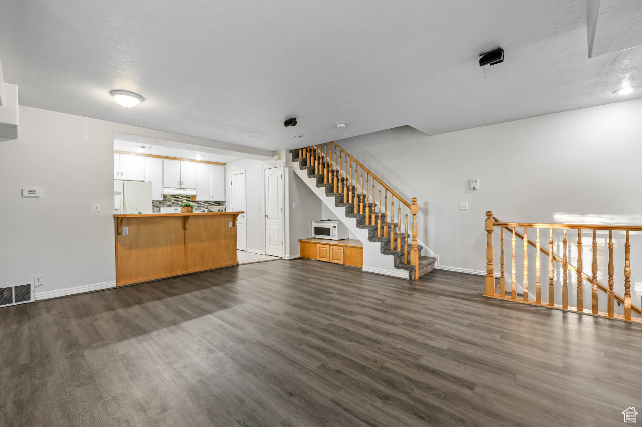 WILLOW GROVE CONDOMINIUMS - Residential