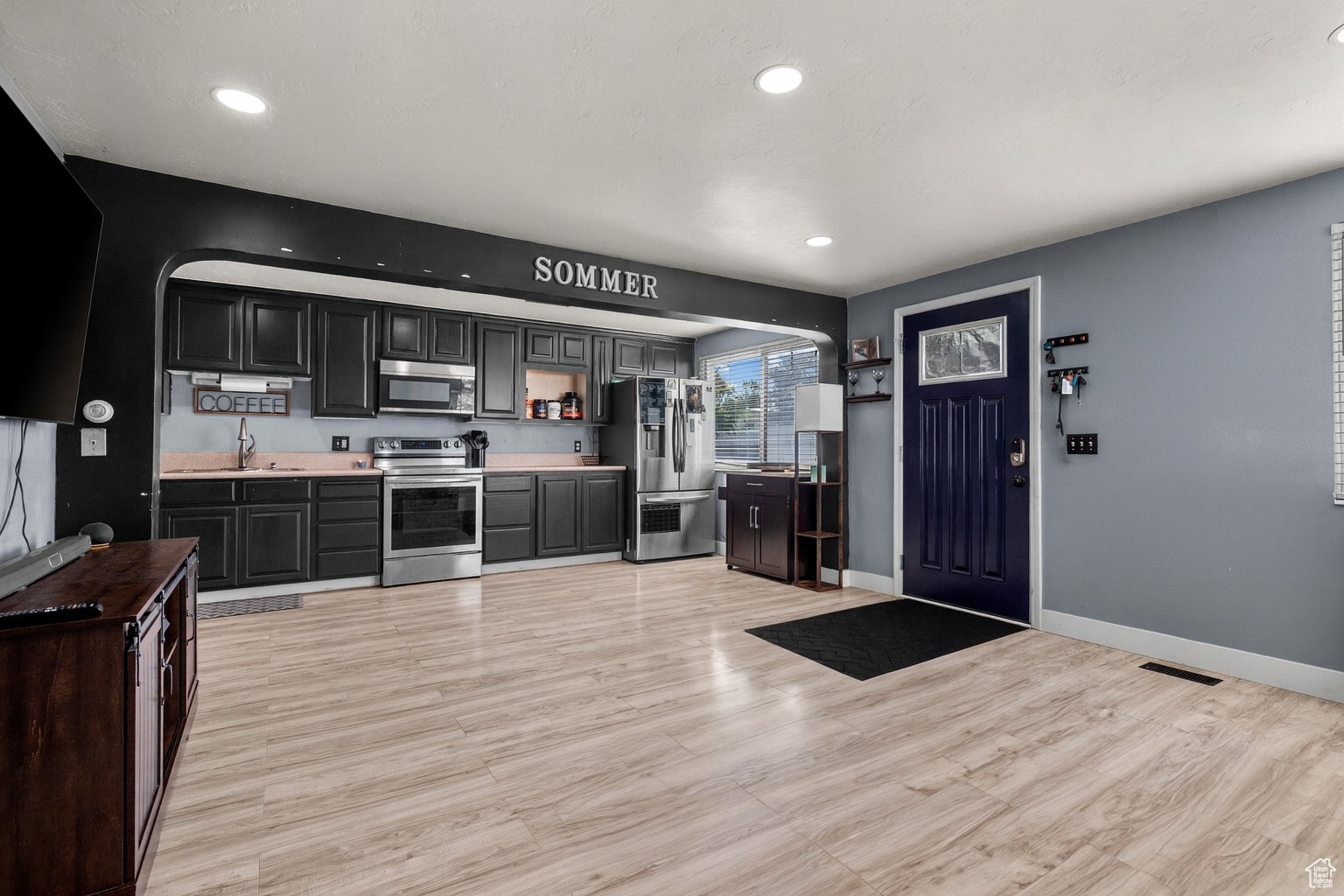 MEADOWBROOK - Residential