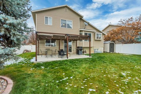 Tiny photo for 154 E 2325 S, Clearfield, UT 84015 (MLS # 2125397)