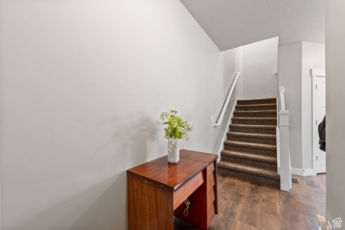 2046 W Fairway Ln, Orem, Utah image 2