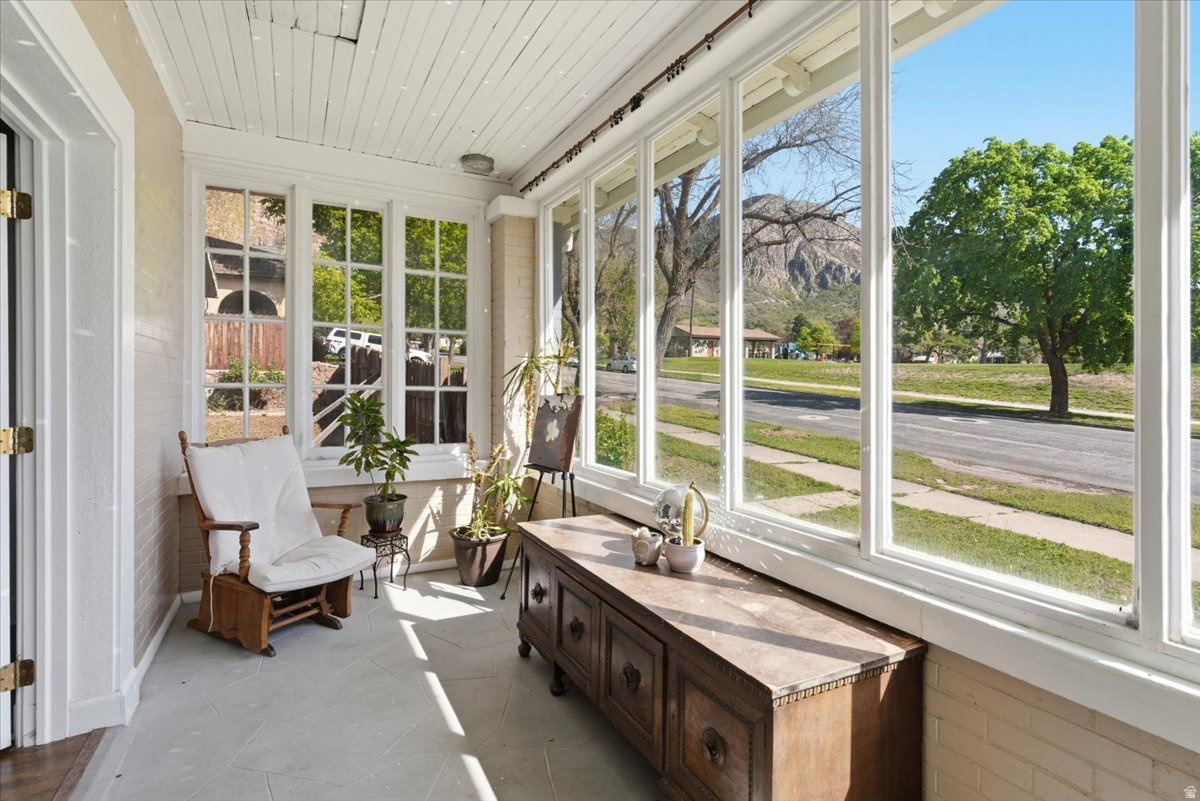 NOB HILL - Residential