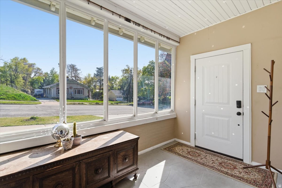 NOB HILL - Residential