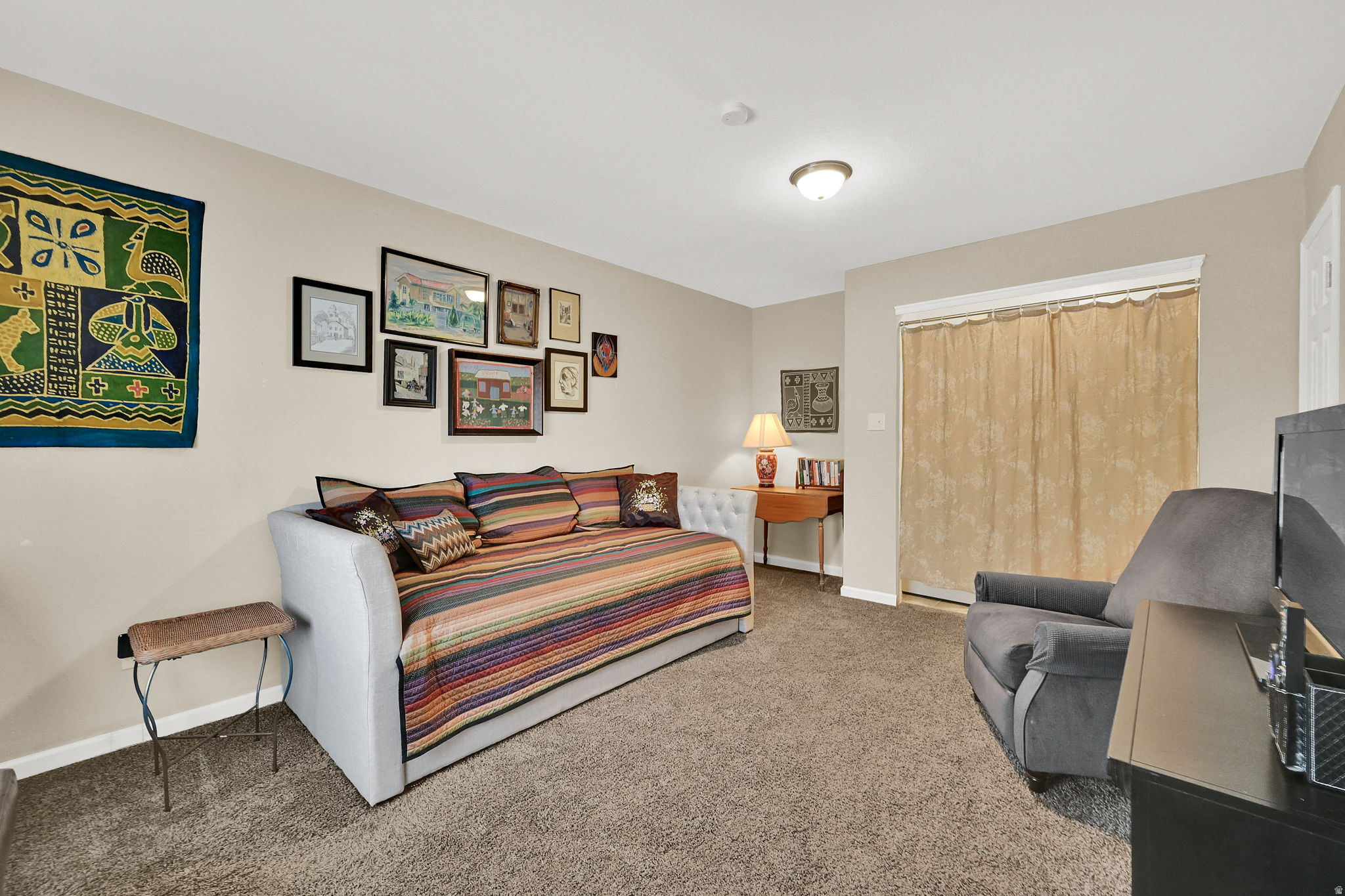 NOB HILL - Residential