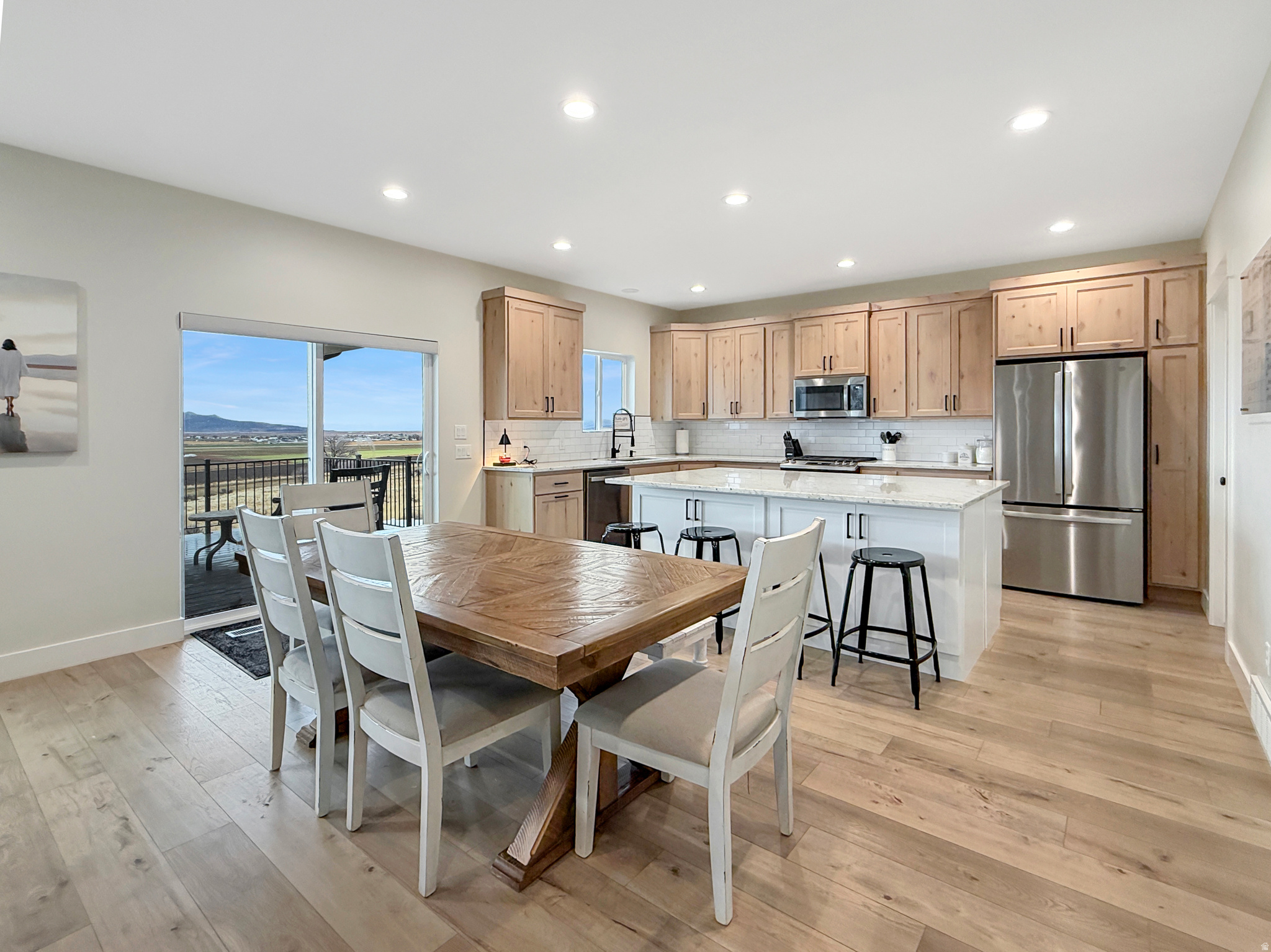 H&L ANDERSEN - Residential