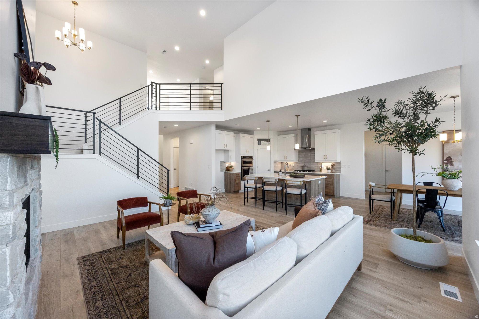 HIDDEN CANYON - Residential