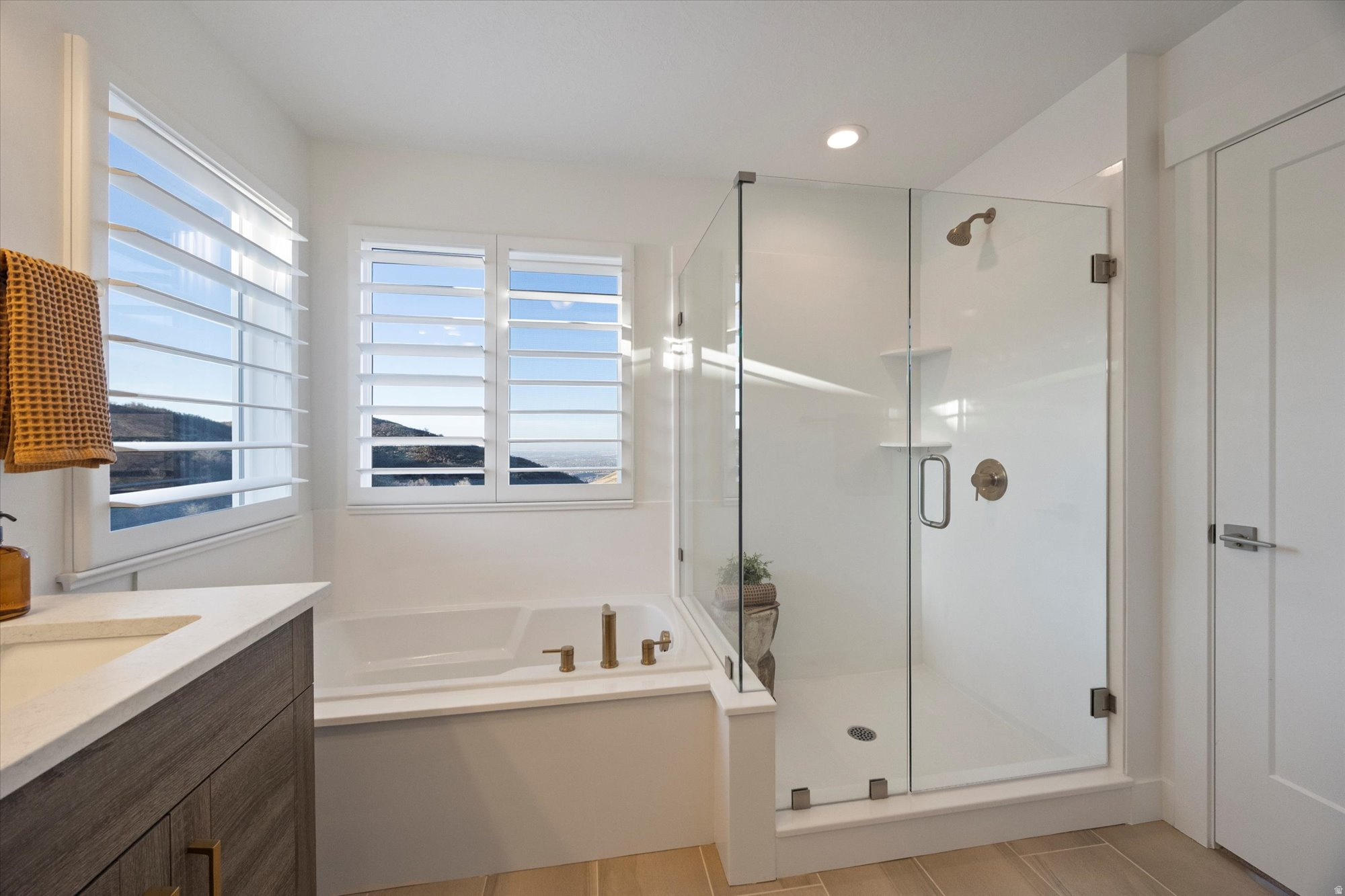 HIDDEN CANYON - Residential