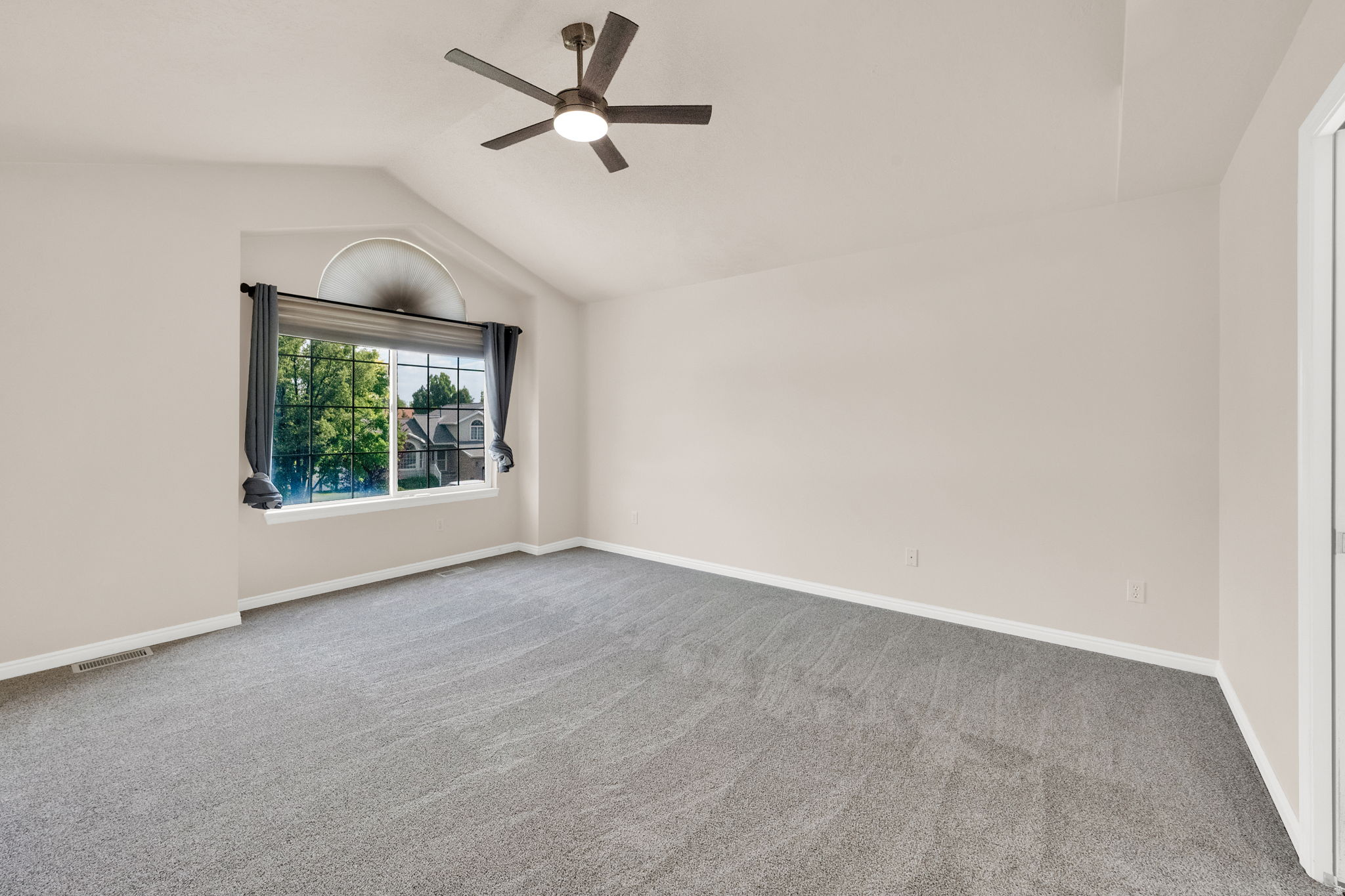 ANGEL CROSSING - Residential