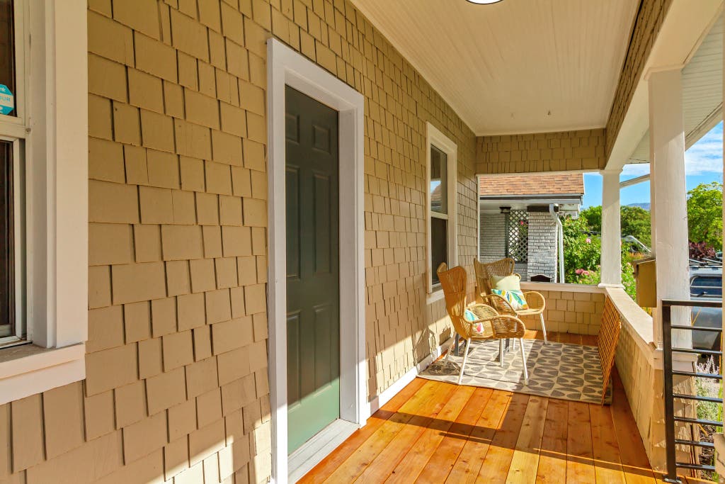 Photo of 1924 S LAKE ST. ST E, Salt Lake City, UT 84105 (MLS # 2171426)