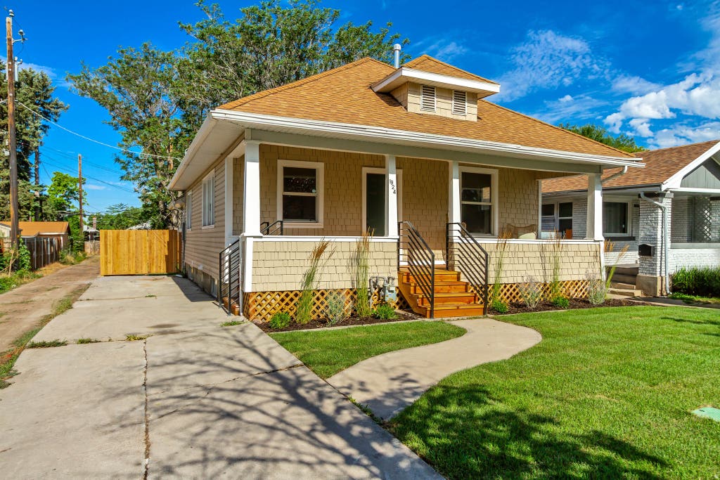 Photo of 1924 S LAKE ST. ST E, Salt Lake City, UT 84105 (MLS # 2171426)