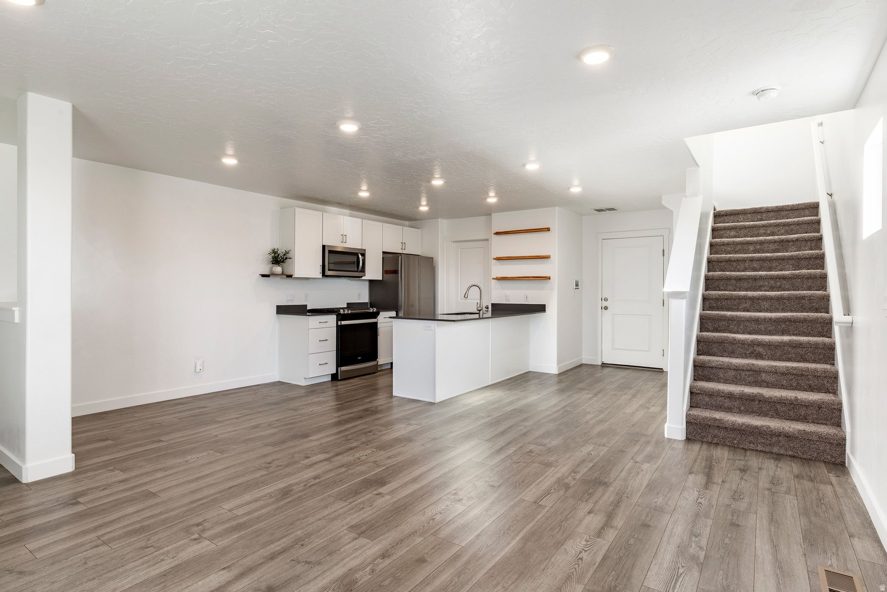 COLD SPRING RANCH - Residential