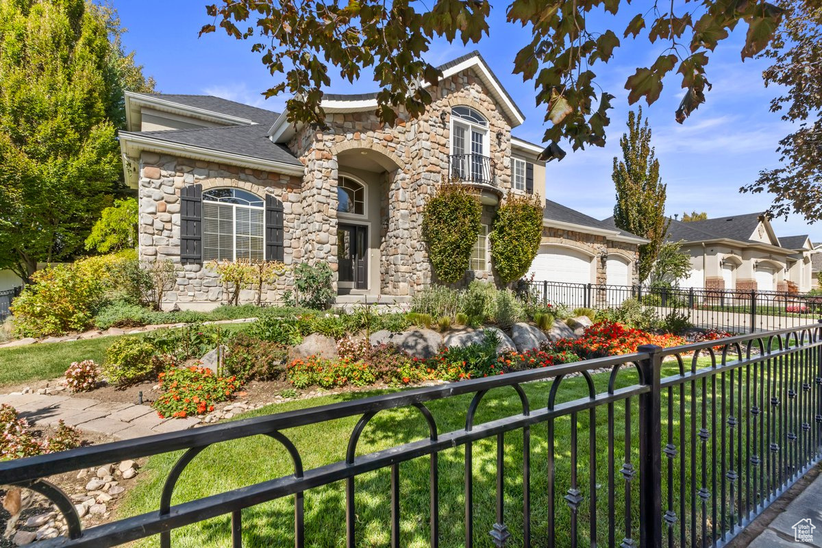 IVORY HIGHLANDS - Residential