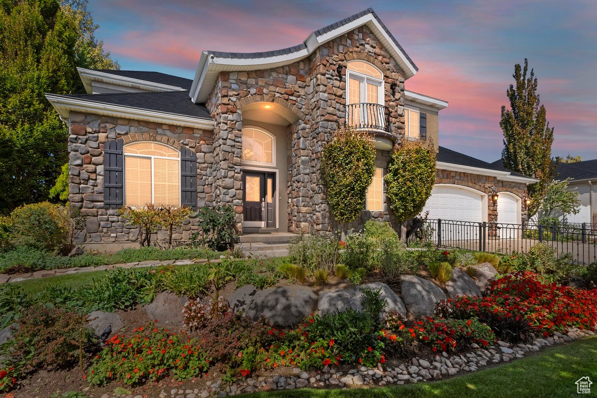 IVORY HIGHLANDS - Residential