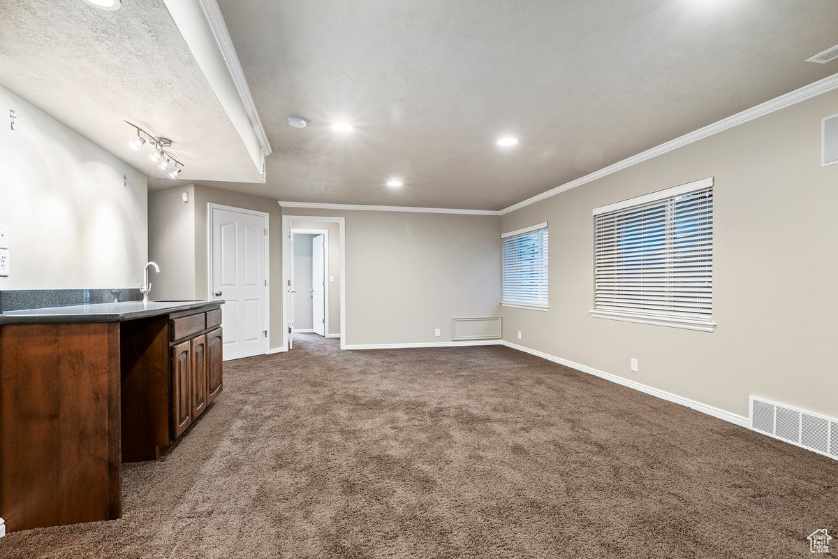 IVORY HIGHLANDS - Residential