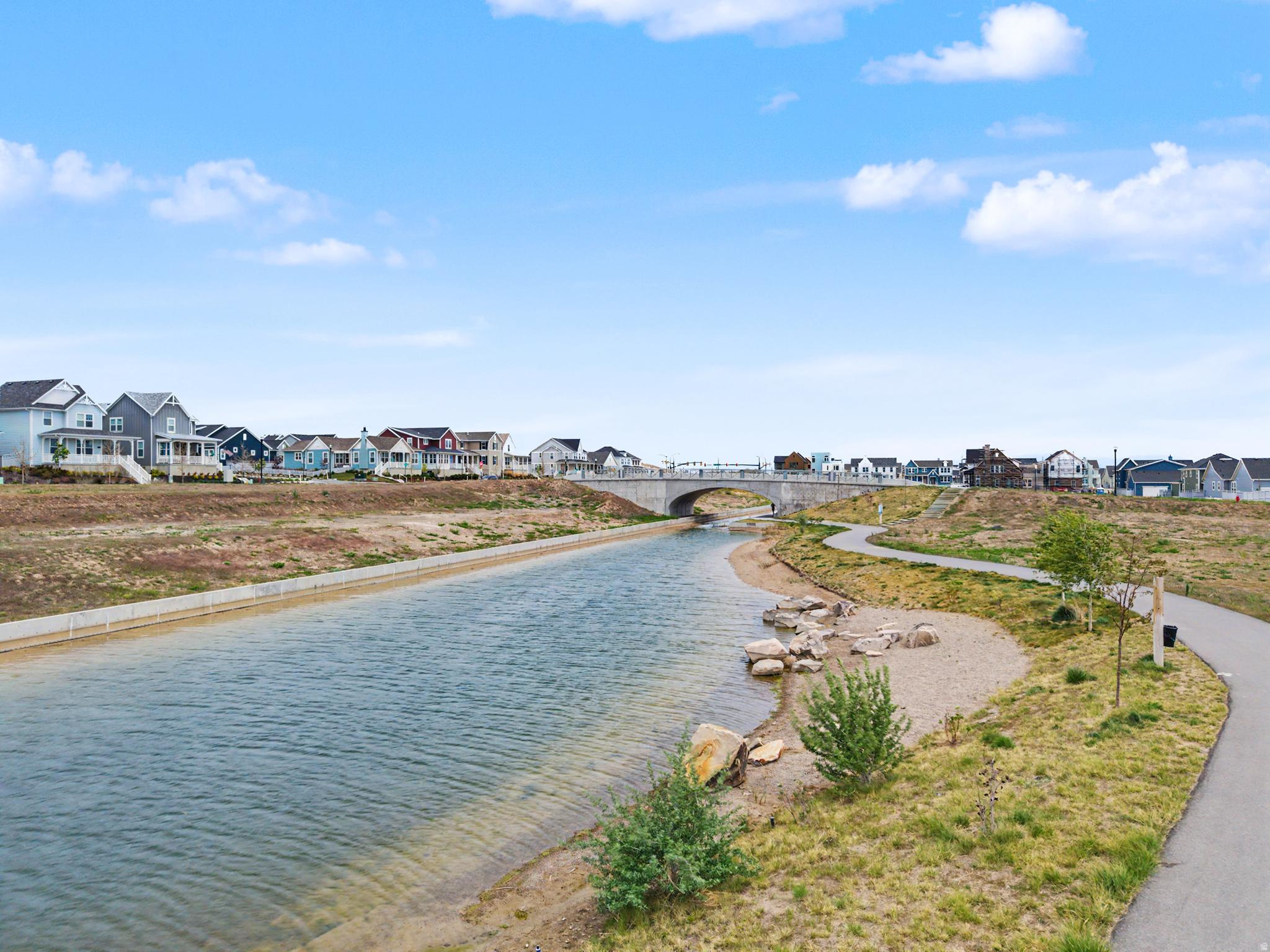 DAYBREAK - Residential