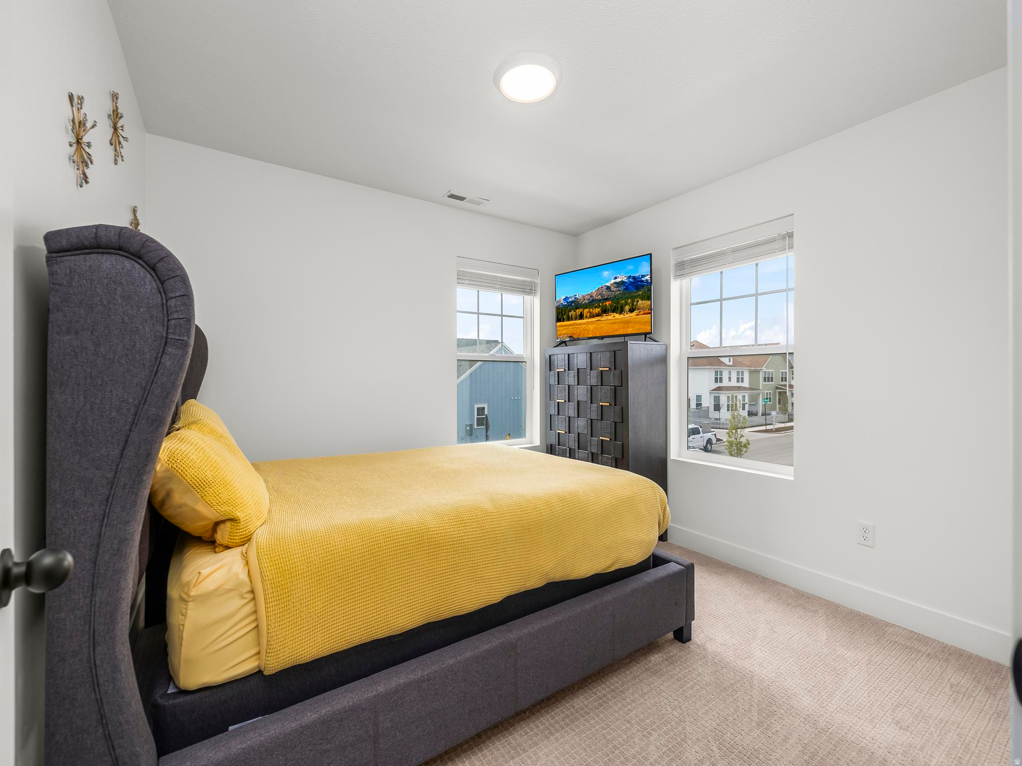 DAYBREAK - Residential