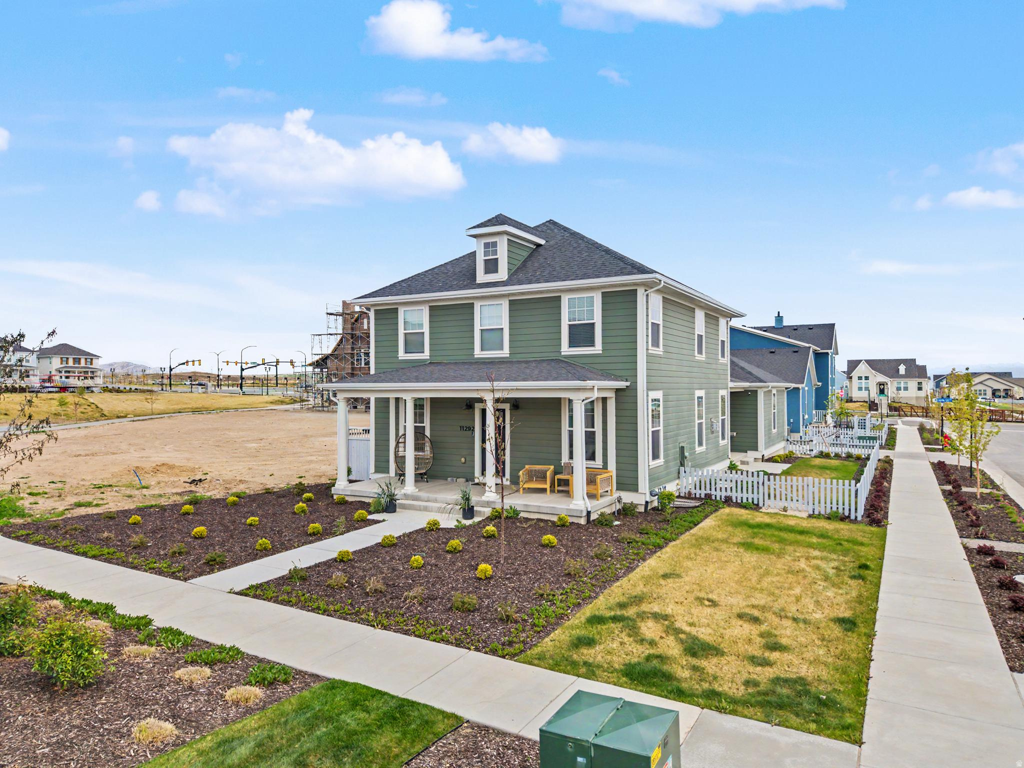 DAYBREAK - Residential