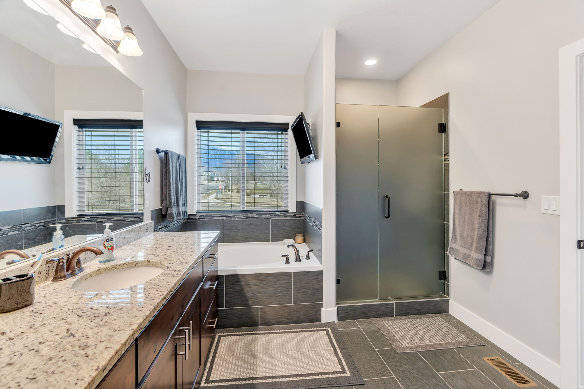 MITCHELL SPRINGS - Residential