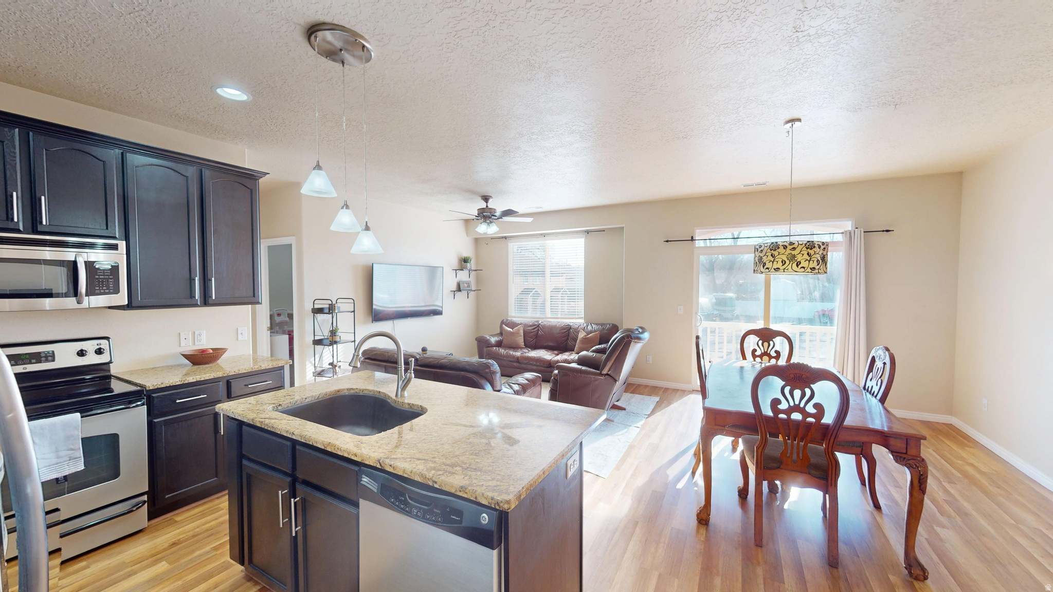 TOWNS AT HUNTER VILLAGE - Residential