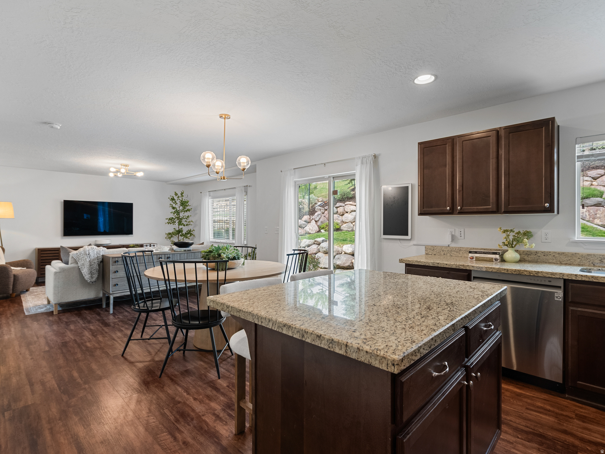 HUNTER - Residential