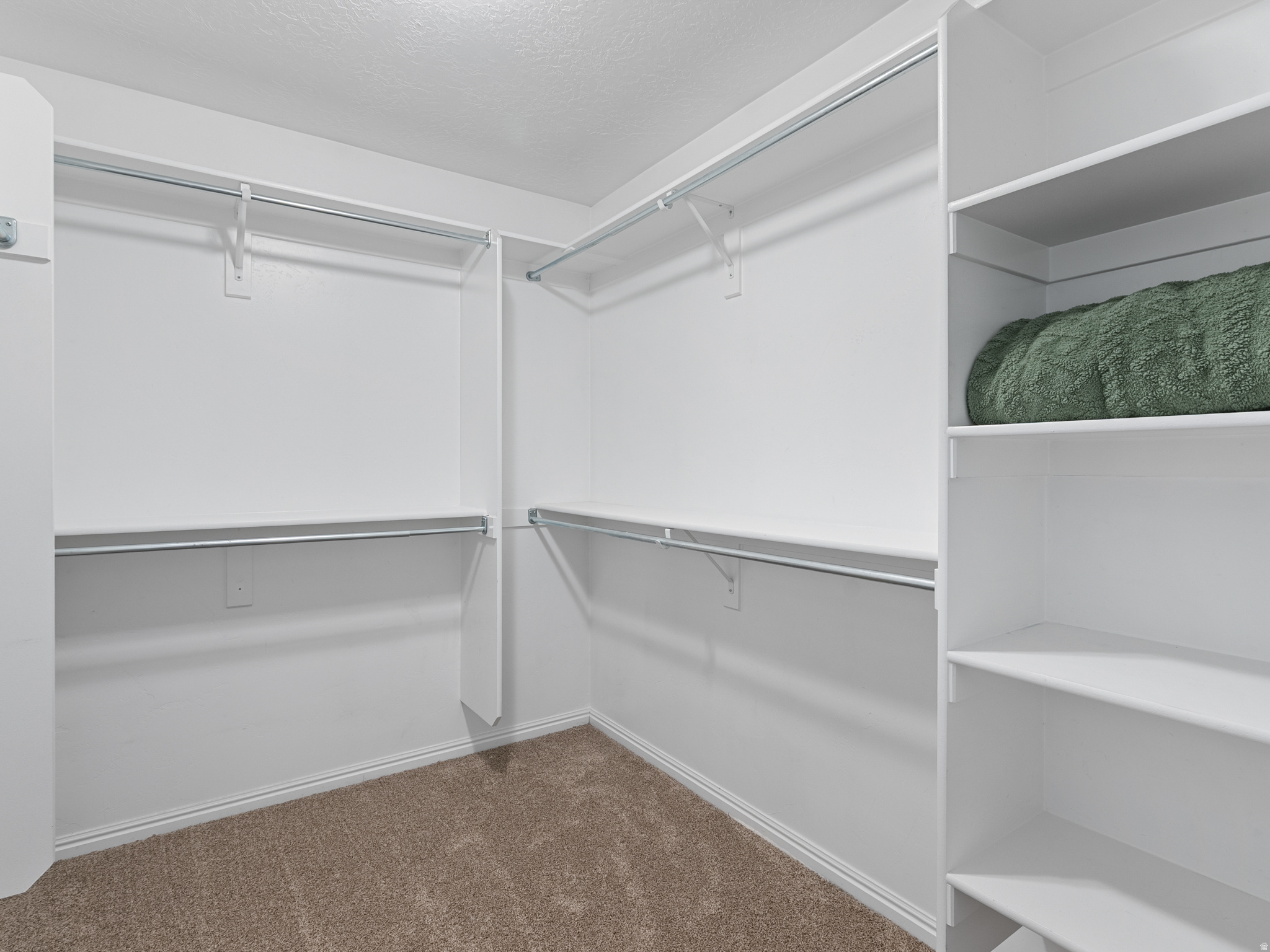 HUNTER - Residential