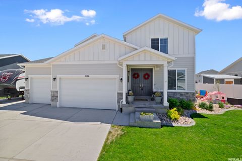 Photo of 1836 E RED OAK RD E, Eagle Mountain, UT 84005 (MLS # 2146954)