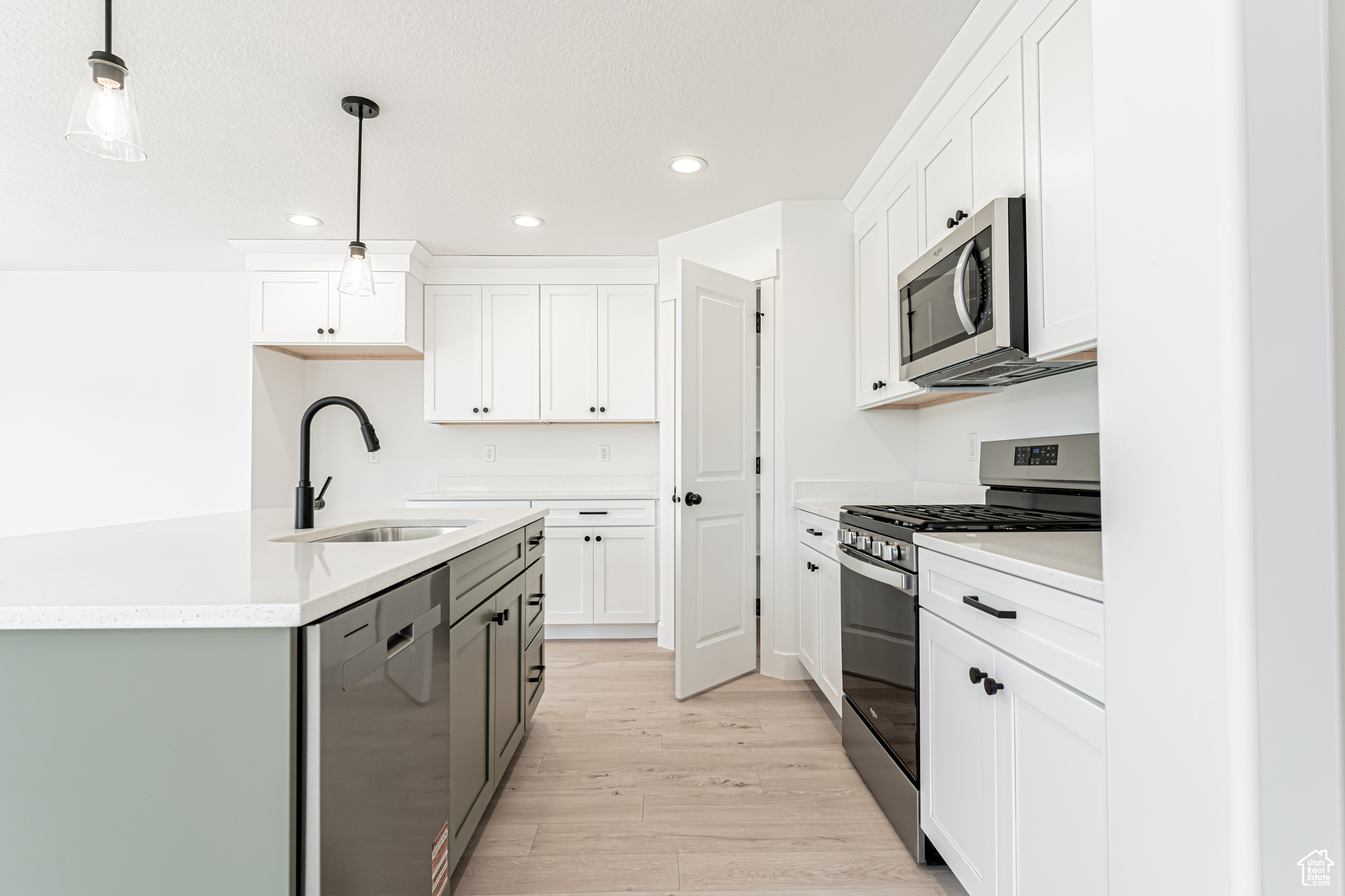 RIVER POINT - Residential