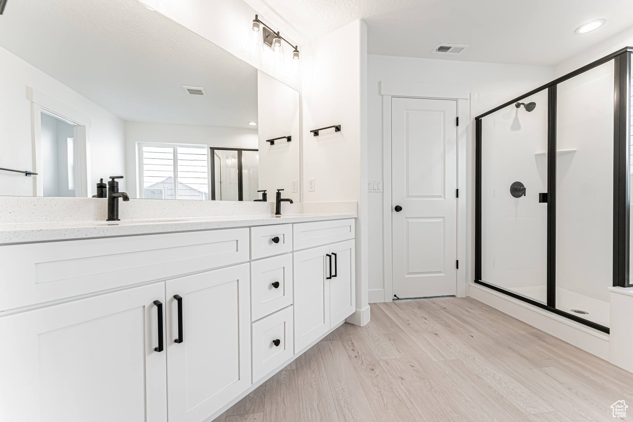 RIVER POINT - Residential