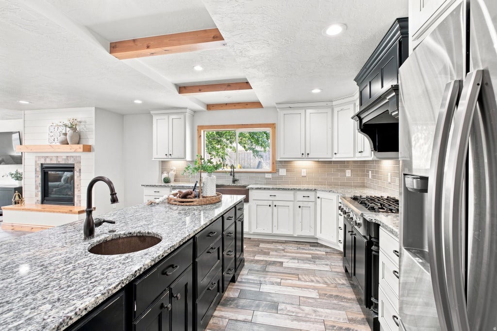 Photo of 1304 N 150 E, Springville, UT 84663 (MLS # 2183427)