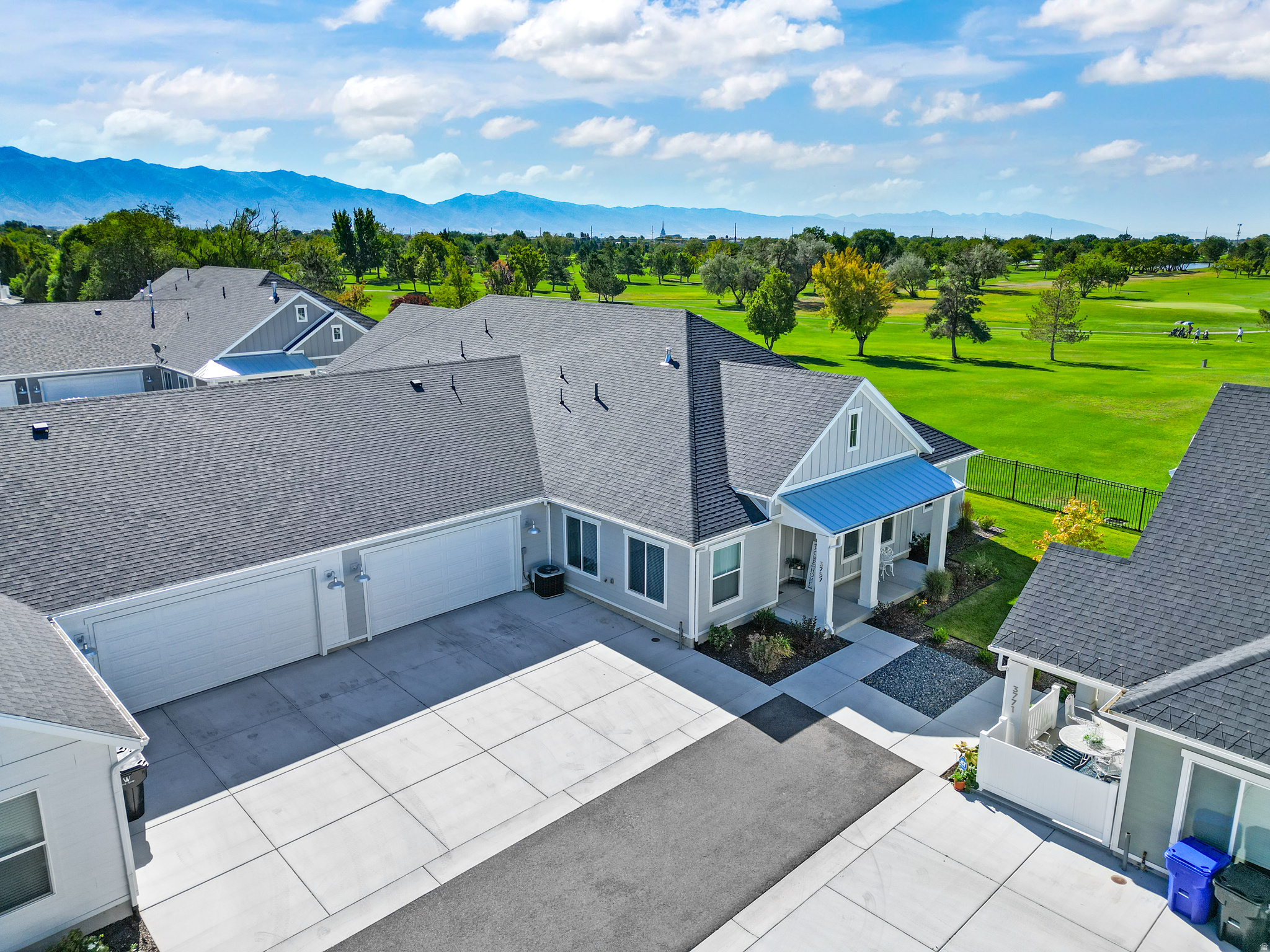 BLUFF VIEW - Residential