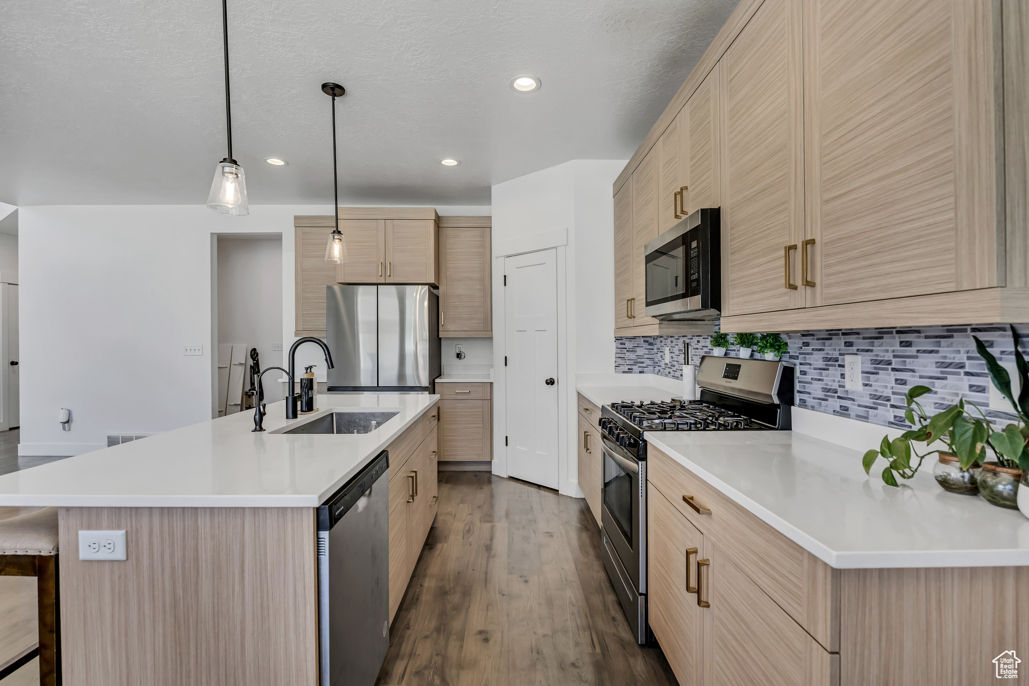 MOUNTAIN RIDGE - Residential