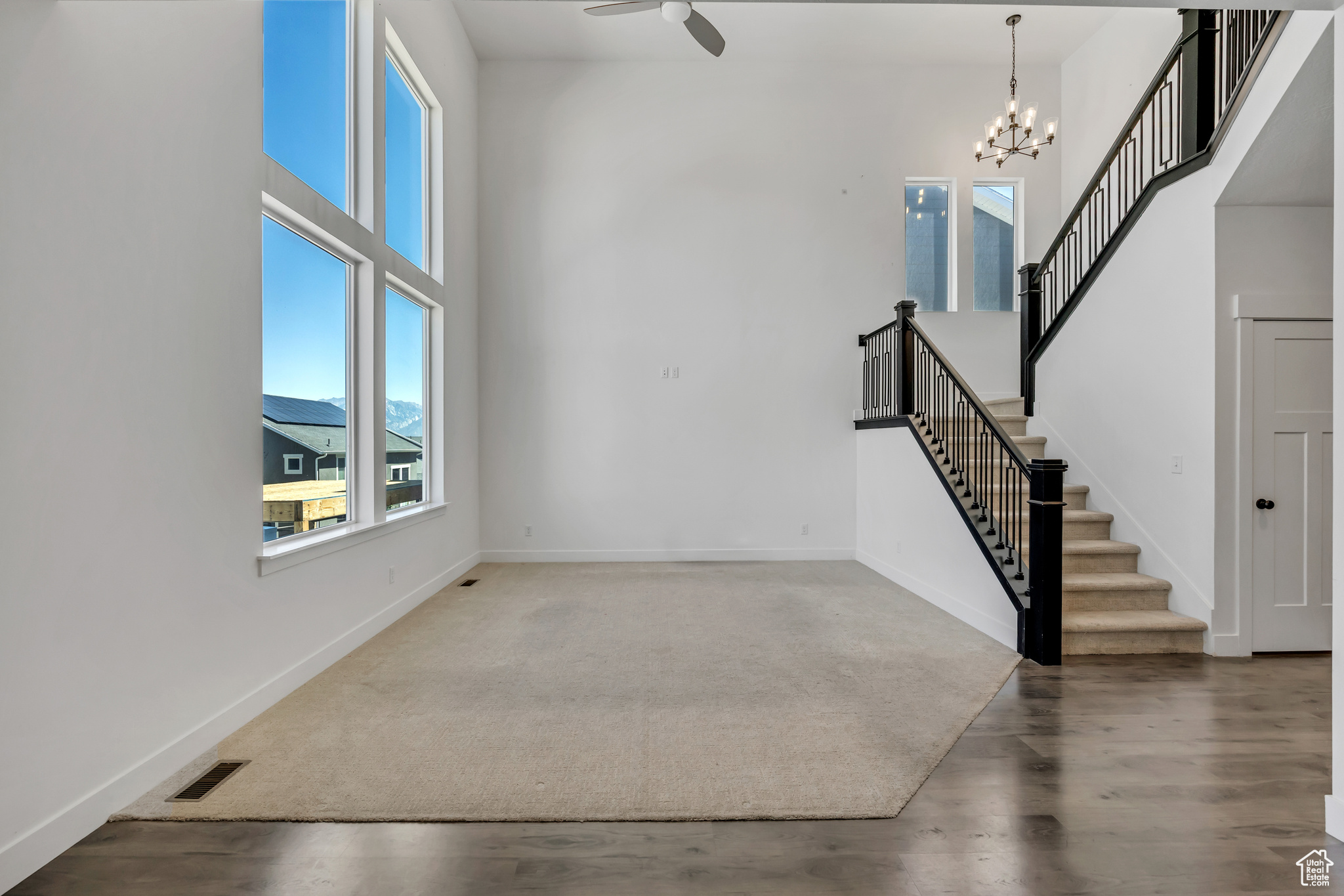 MOUNTAIN RIDGE - Residential