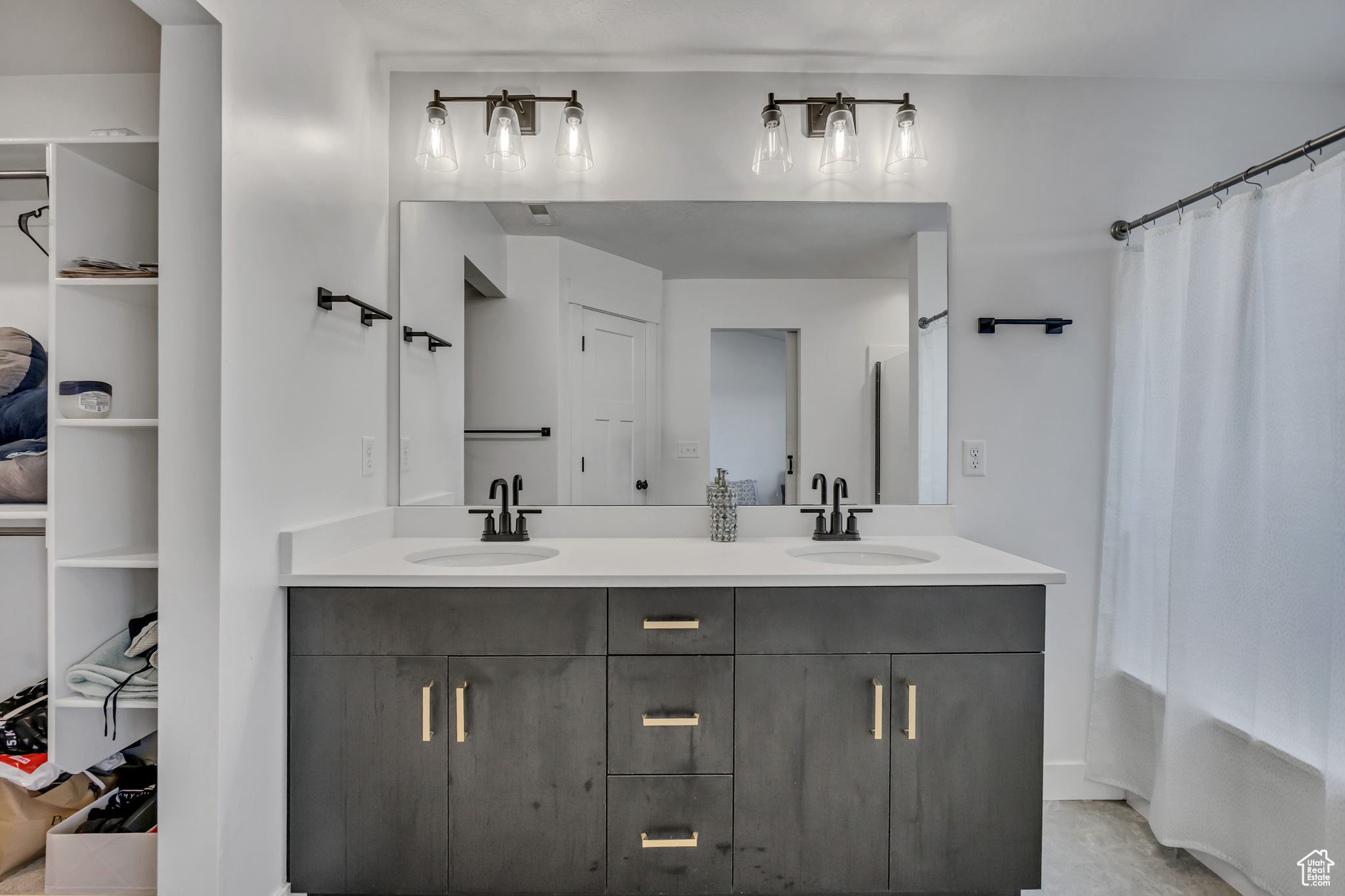 MOUNTAIN RIDGE - Residential