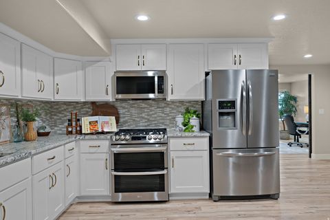 Tiny photo for 1352 W 900 S, Mapleton, UT 84664 (MLS # 2141402)