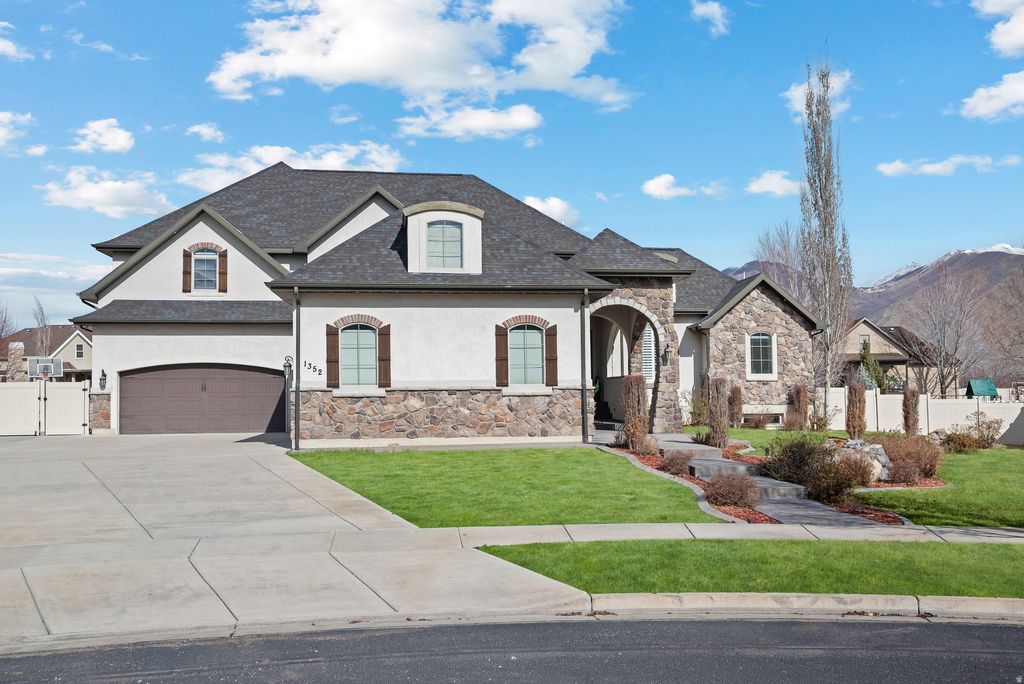 Photo of 1352 W 900 S, Mapleton, UT 84664 (MLS # 2141402)