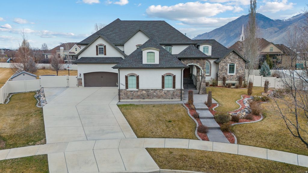 Photo of 1352 W 900 S, Mapleton, UT 84664 (MLS # 2141402)