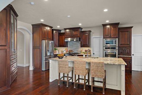 Tiny photo for 1352 W 900 S, Mapleton, UT 84664 (MLS # 2141402)