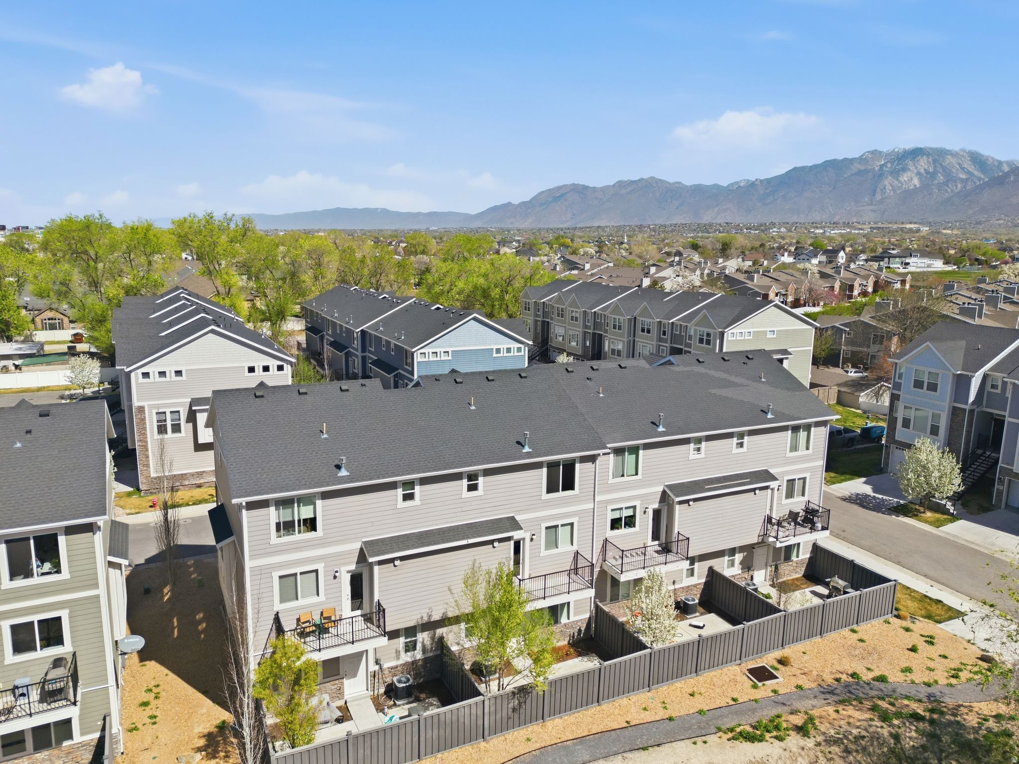 DRAPER CREEKSIDE - Residential