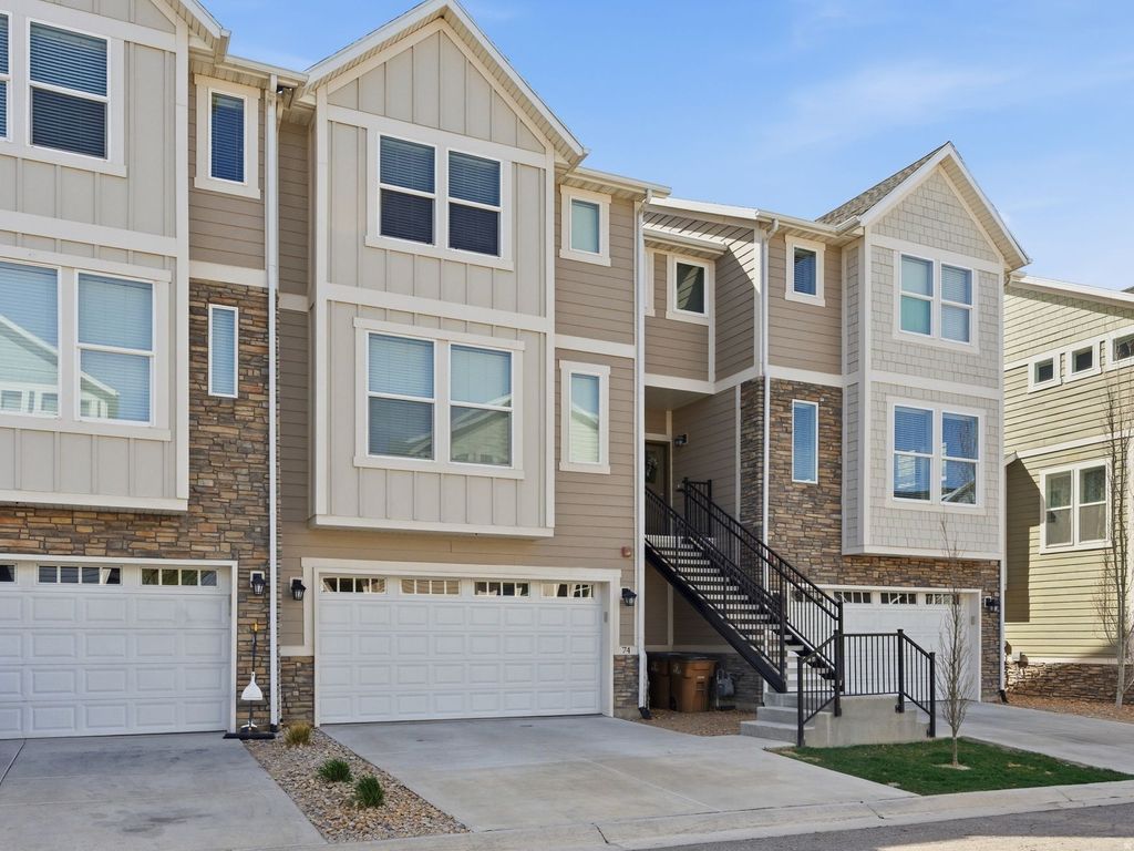 Photo of 74 E GOLDEN PRIVET DR, Draper, UT 84020 (MLS # 2146430)