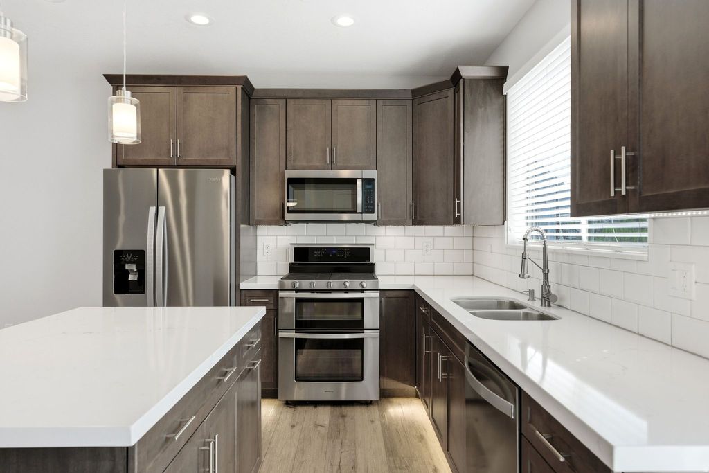 Photo of 74 E GOLDEN PRIVET DR, Draper, UT 84020 (MLS # 2146430)